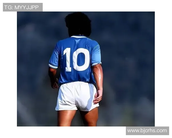 全球足球历史最强十位球星排名揭晓这些传奇球员震撼足坛